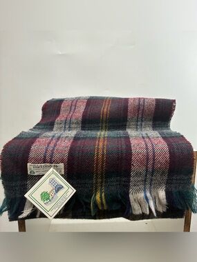 NEW John Hanly Ireland 100% Lambswool Plaid Fringe Scarf Purple Mohair Flaw